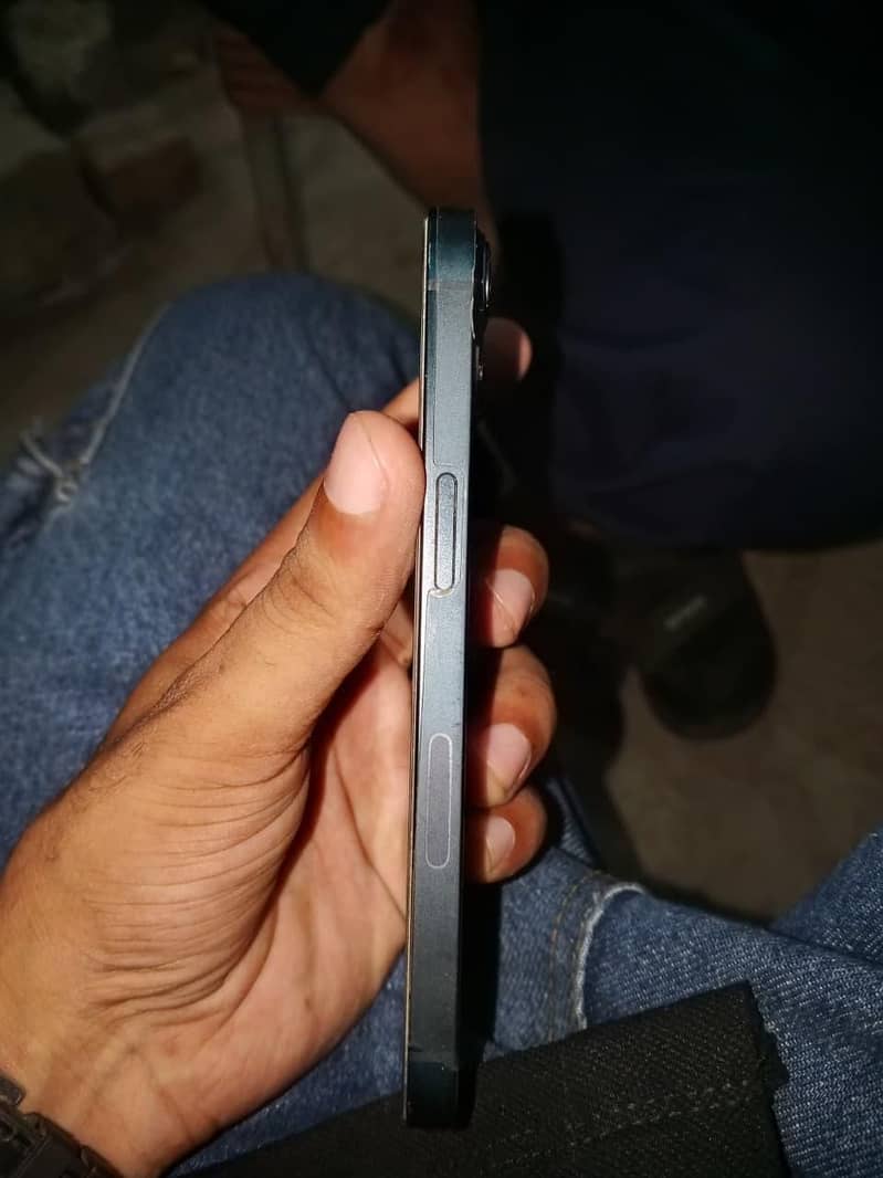 Apple iPhone 13 3