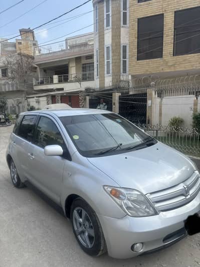 Toyota IST 2003