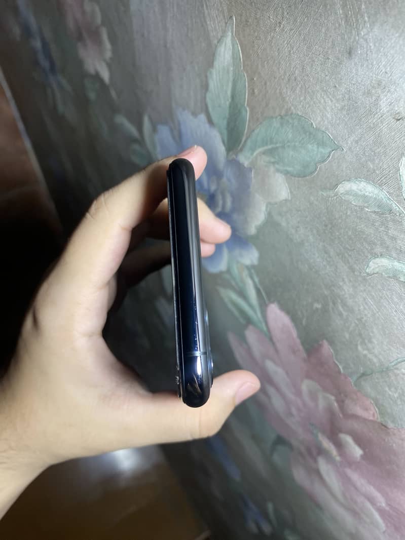 iPhone 11 Pro Max 1