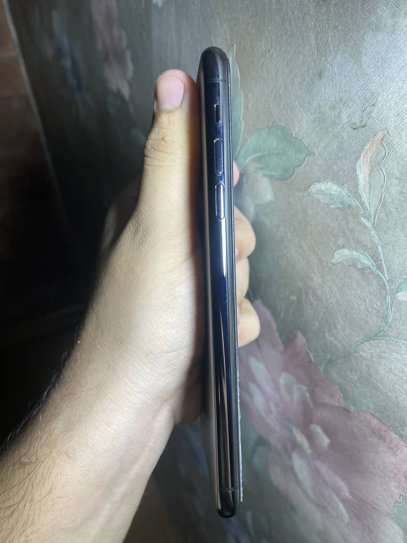 iPhone 11 Pro Max 3