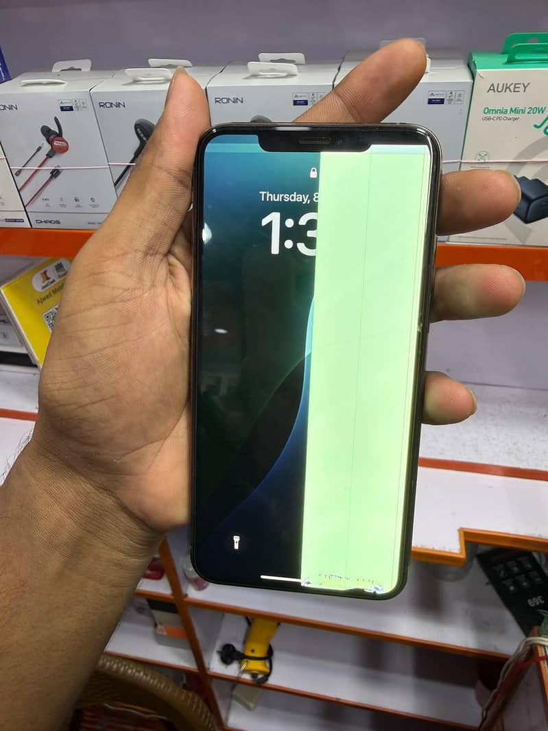 Apple iPhone XS Max 9
