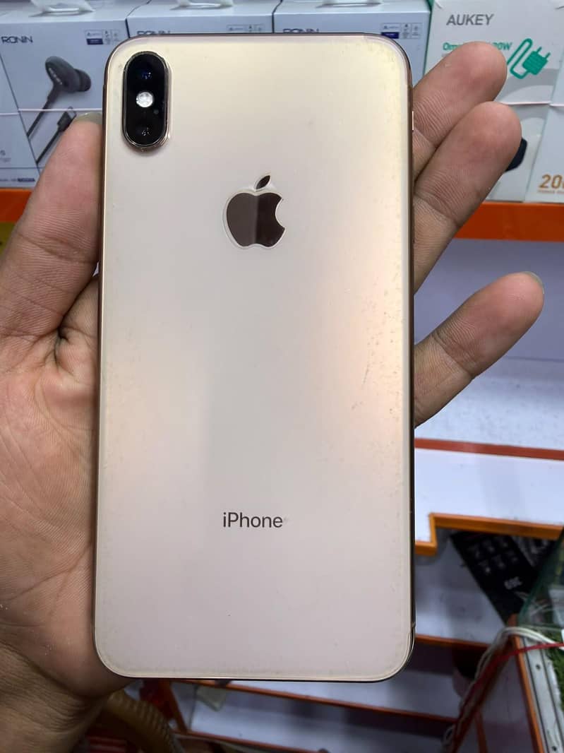 Apple iPhone XS Max 11