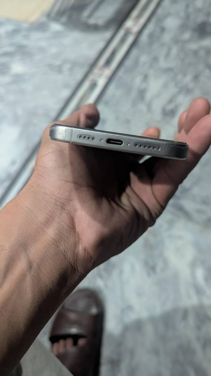 Apple iPhone 15 Pro Max 3