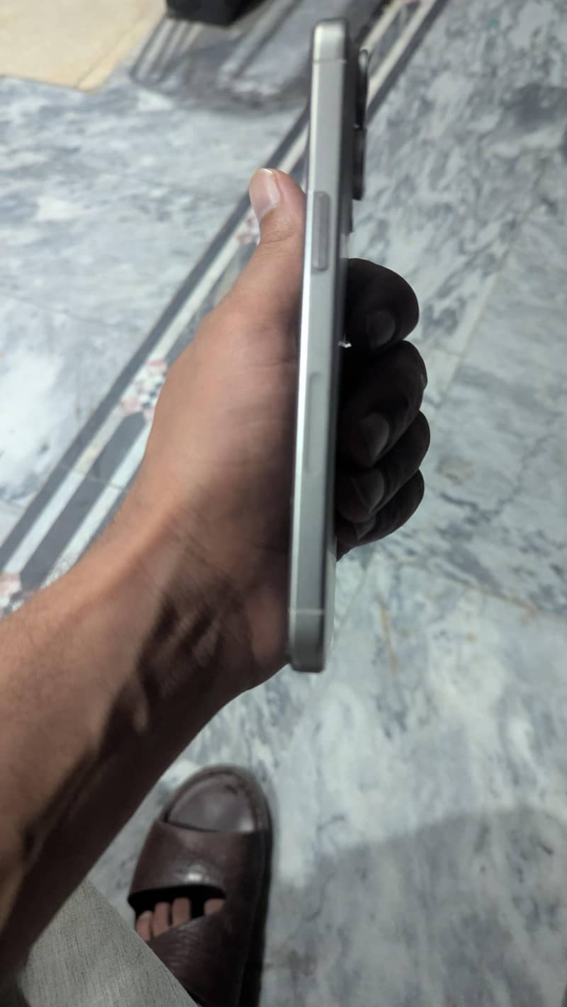 Apple iPhone 15 Pro Max 4