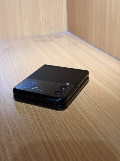 Samsung Galaxy Z Flip 3 256GB Non-PTA