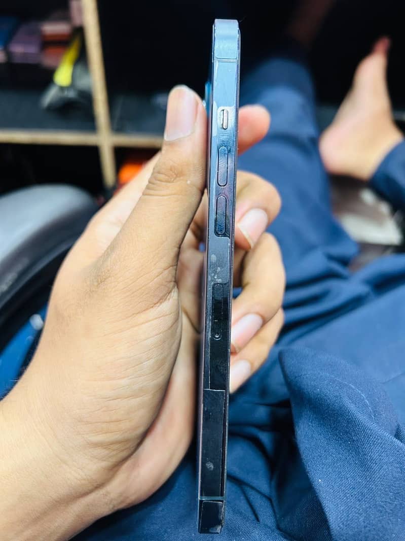 Apple iPhone 12 Pro Max 3