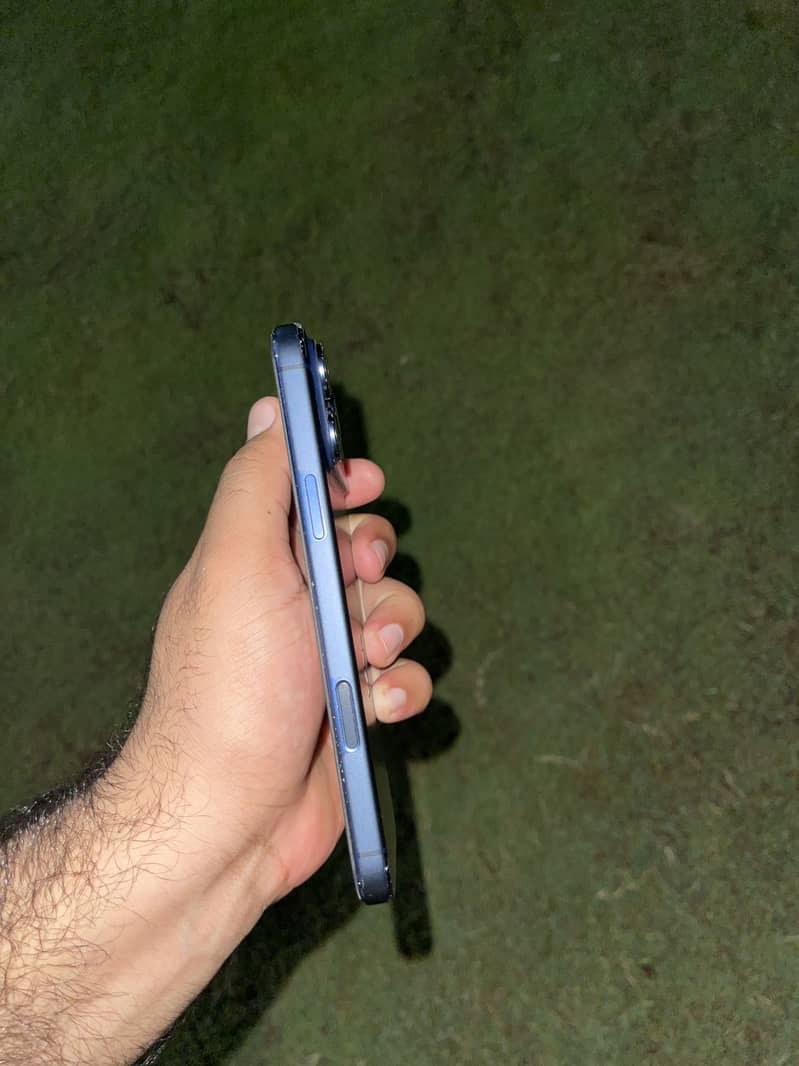Apple iPhone 17 Pro Max 3