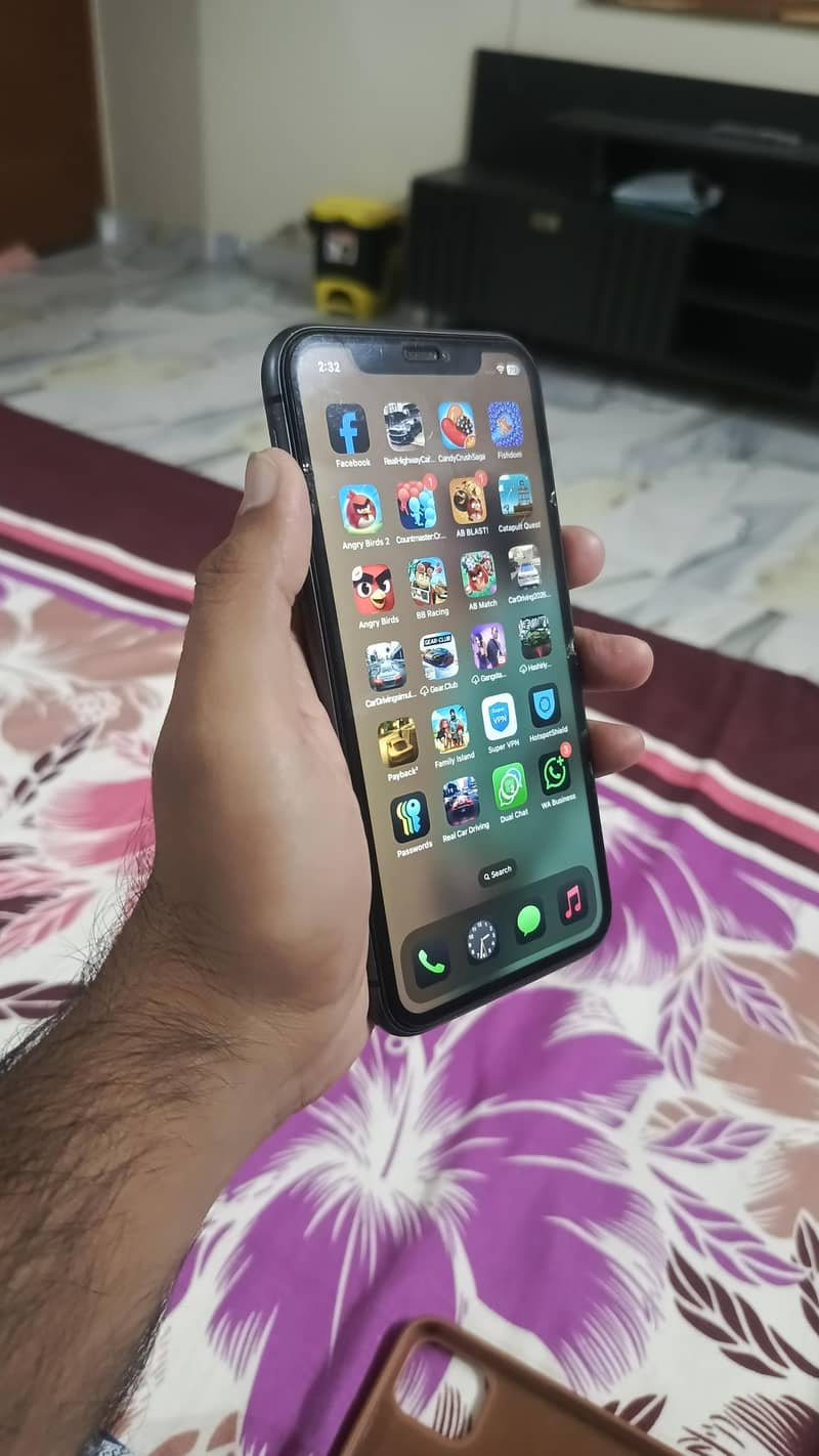 Apple iPhone 11 5