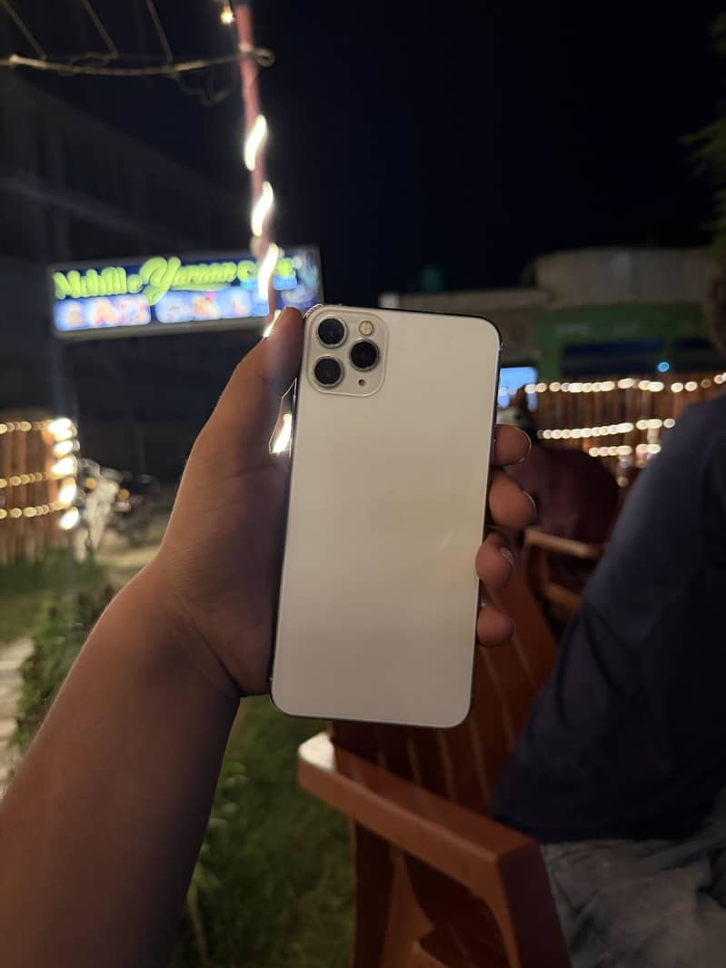 Apple iPhone 11 Pro Max 0
