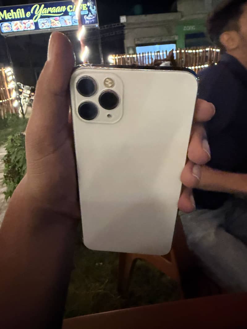 Apple iPhone 11 Pro Max 1
