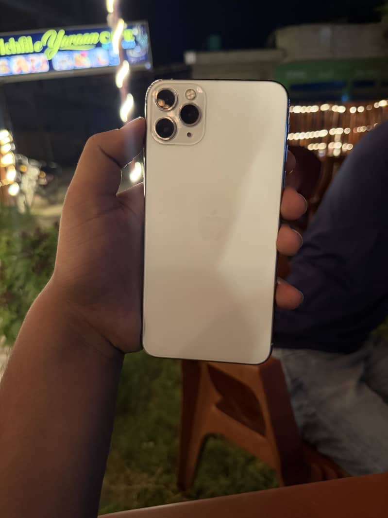 Apple iPhone 11 Pro Max 5