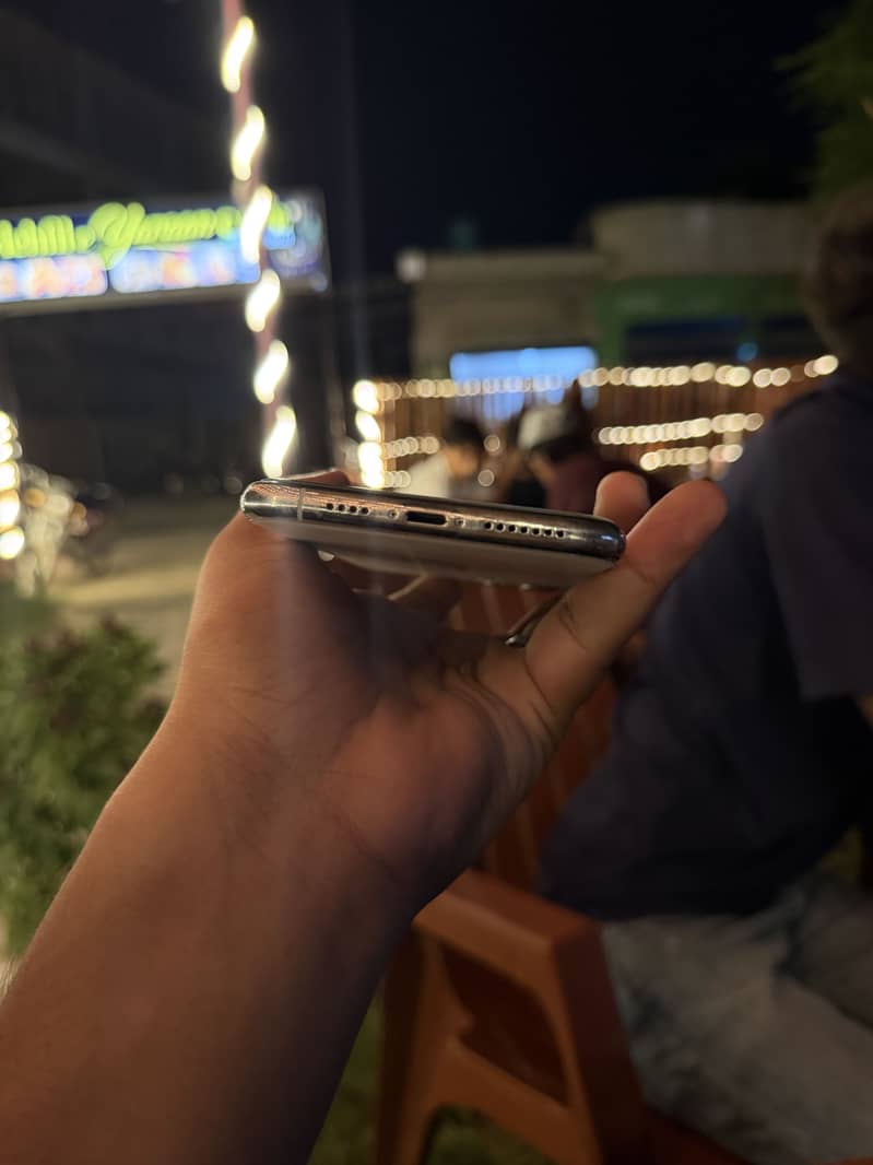 Apple iPhone 11 Pro Max 6