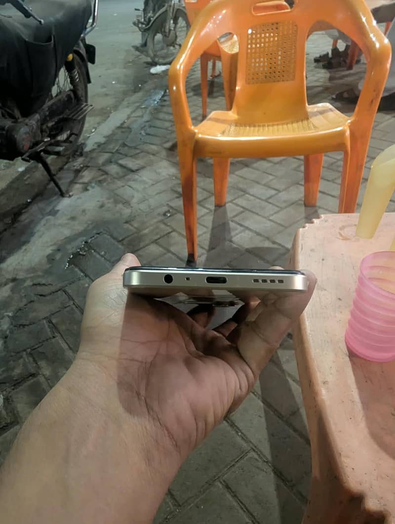 Realme Note 70 4