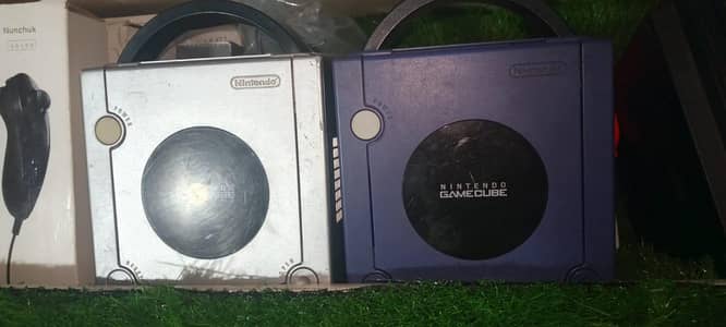 Nintendo GameCube Consoles Bundle (Platinum Silver & Indigo Purple)