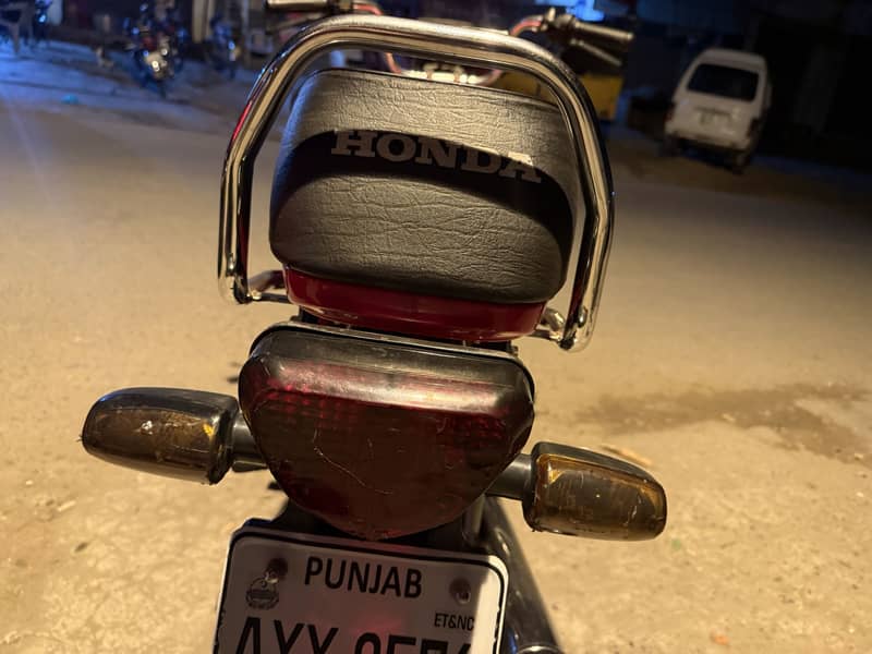 Honda CD 70 6