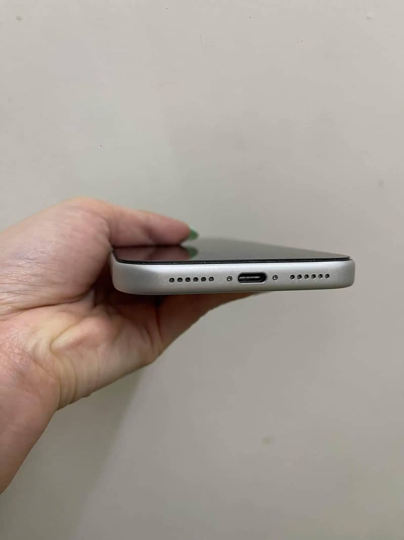 Apple iPhone 17 Pro Max 4