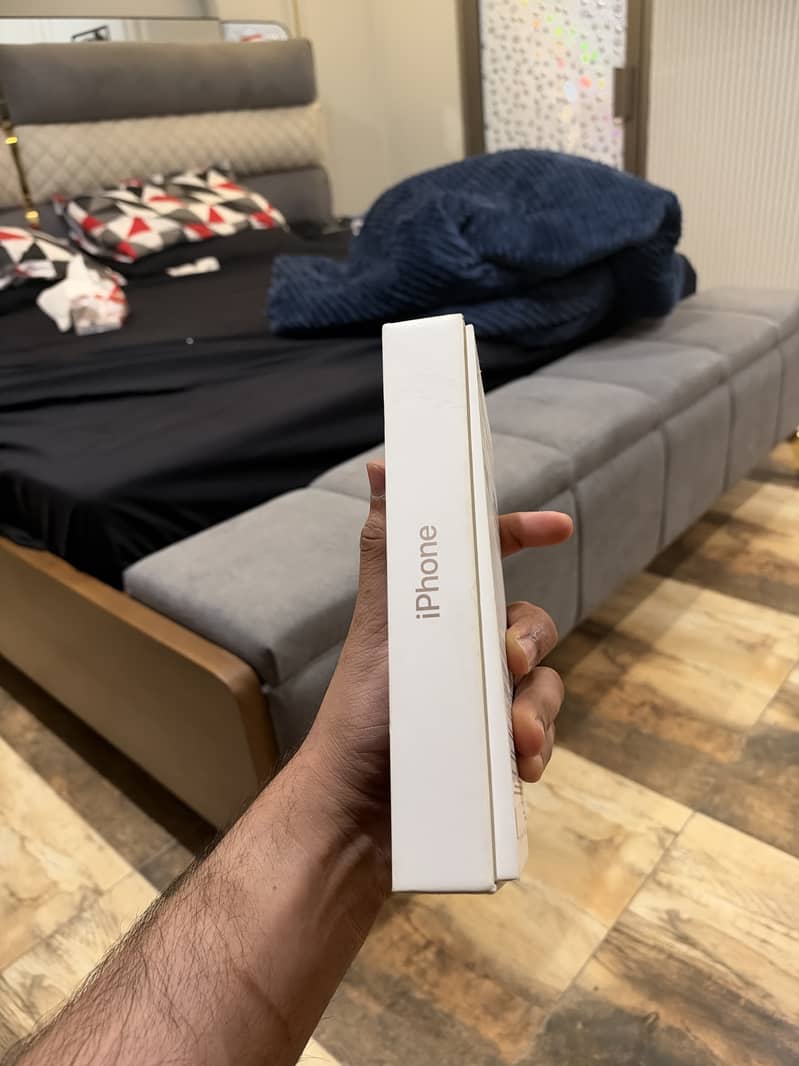 Apple iPhone 16 Pro Max 1