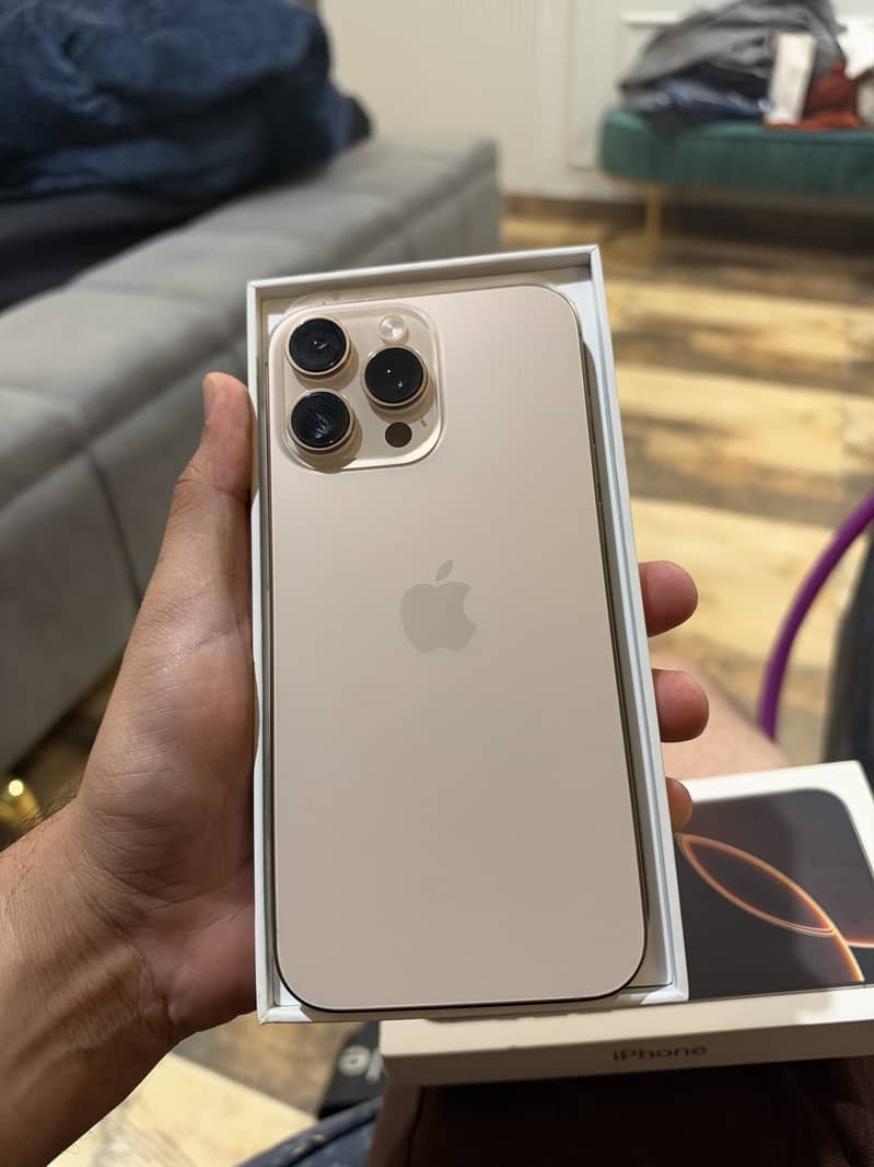 Apple iPhone 16 Pro Max 2