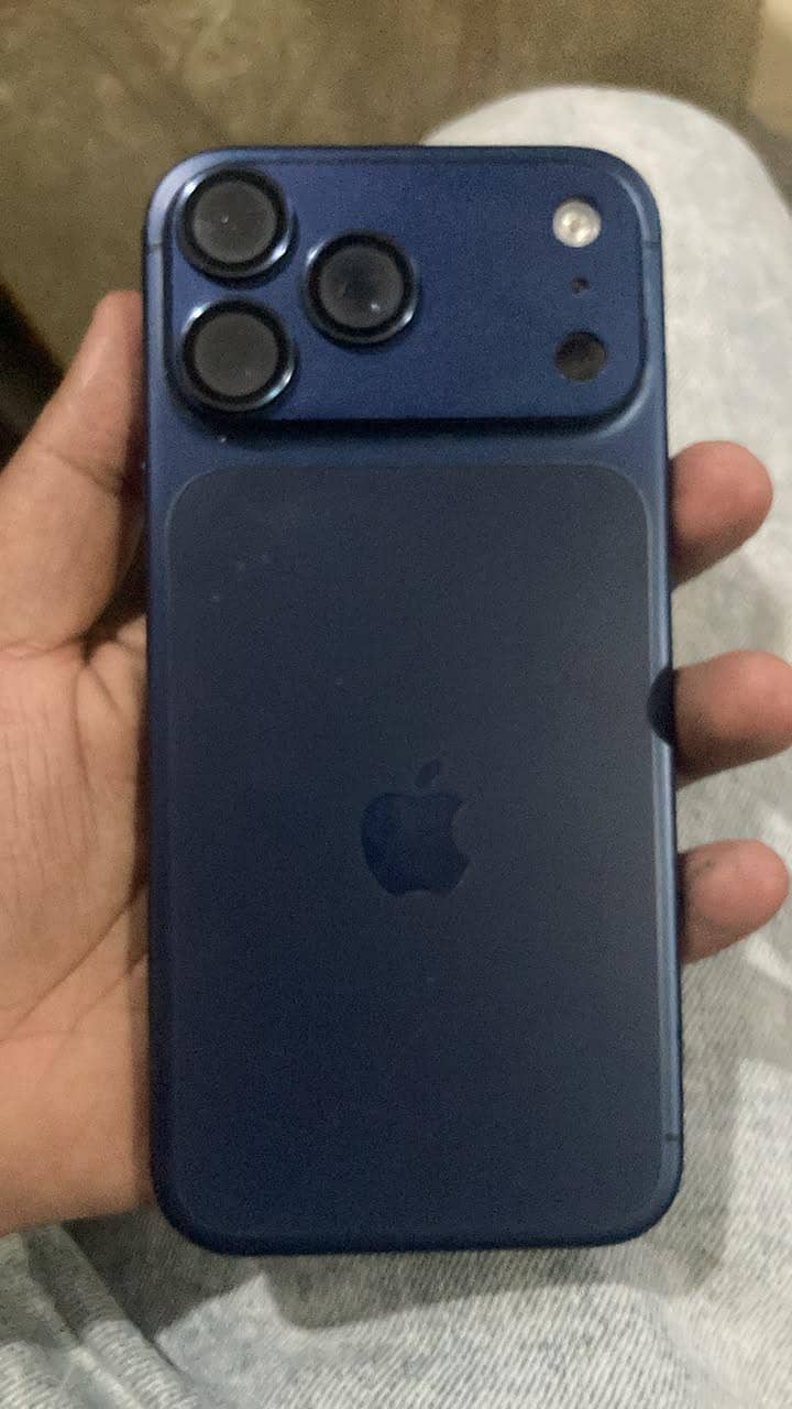Apple iPhone 17 Pro Max 3