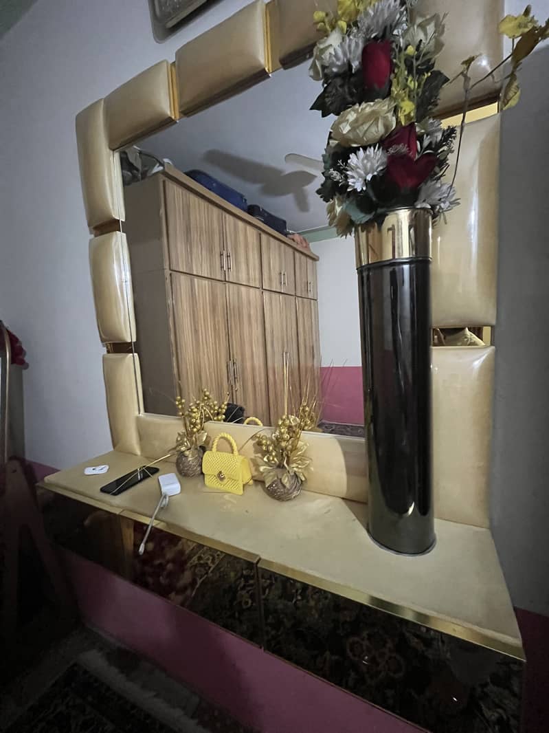 Almari or shisha 1