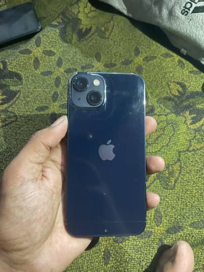 Apple iPhone 13