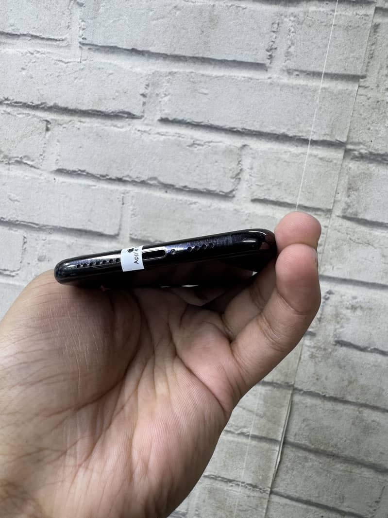 Apple iPhone 11 Pro Max 1