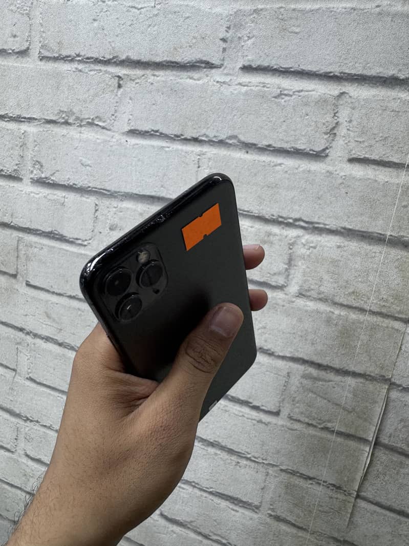 Apple iPhone 11 Pro Max 2
