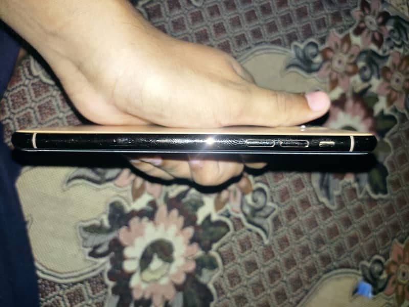 Apple iPhone 11 Pro Max 1
