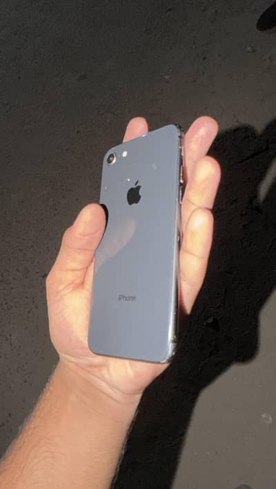 Apple iPhone 8
