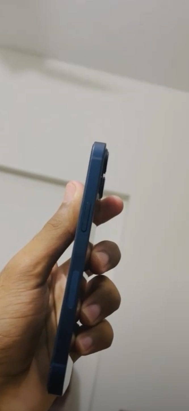 Apple iPhone 13 3
