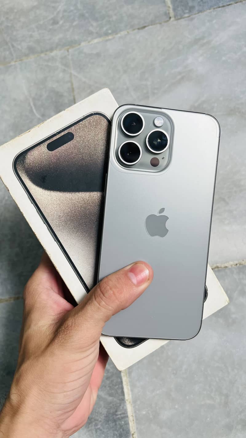 Apple iPhone 15 Pro Max 0