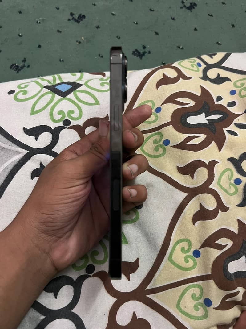 Apple iPhone 13 Pro Max 3