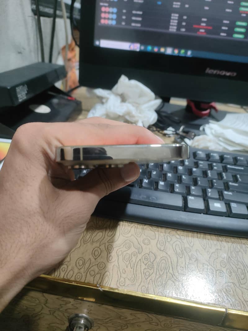 Apple iPhone 14 Pro Max 3