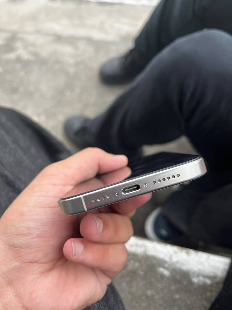 Apple iPhone 15 Pro Max 1