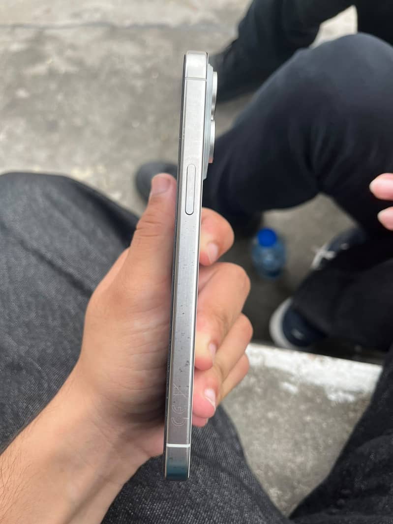 Apple iPhone 15 Pro Max 3