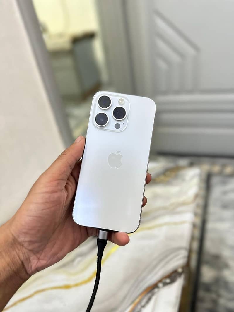 Apple iPhone 14 Pro 0