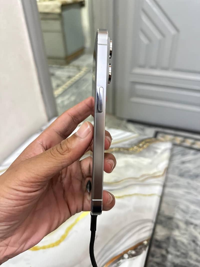 Apple iPhone 14 Pro 3
