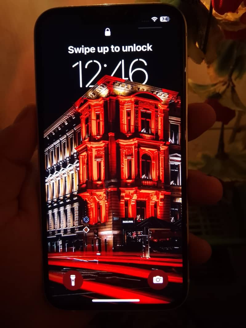 Apple iPhone 13 4