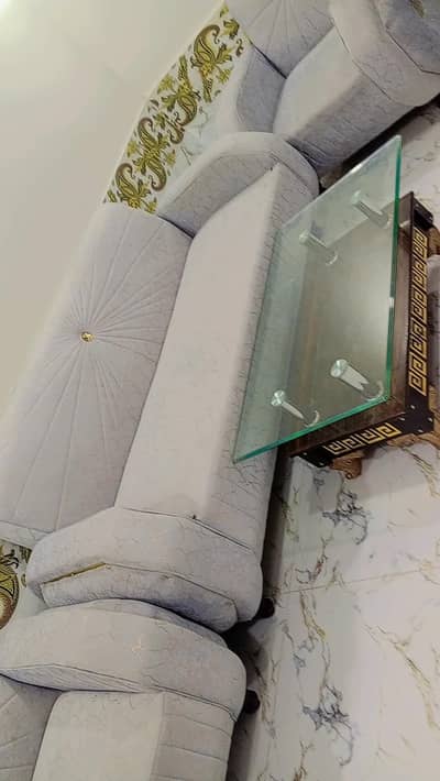 5 Seater sofa set with Table 2 Month used Fresh Condition
