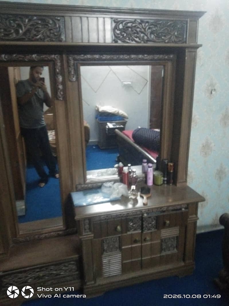 Dressing Table 0