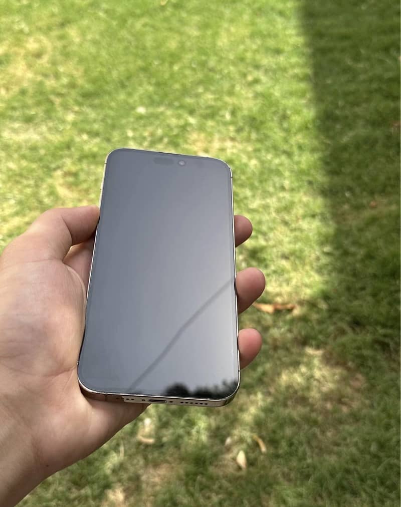 Apple iPhone 14 Pro Max 2
