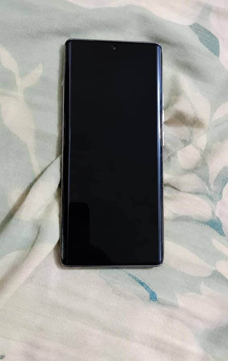Tecno CAMON 40 Pro 0