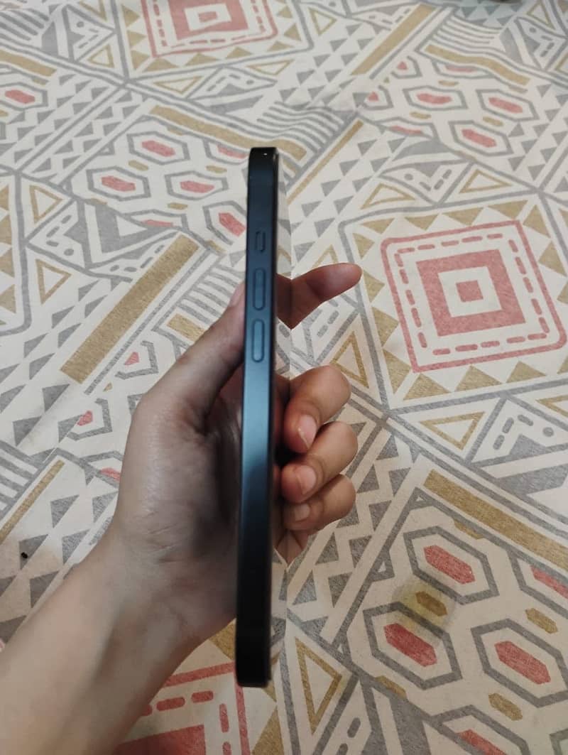 Apple iPhone 13 3