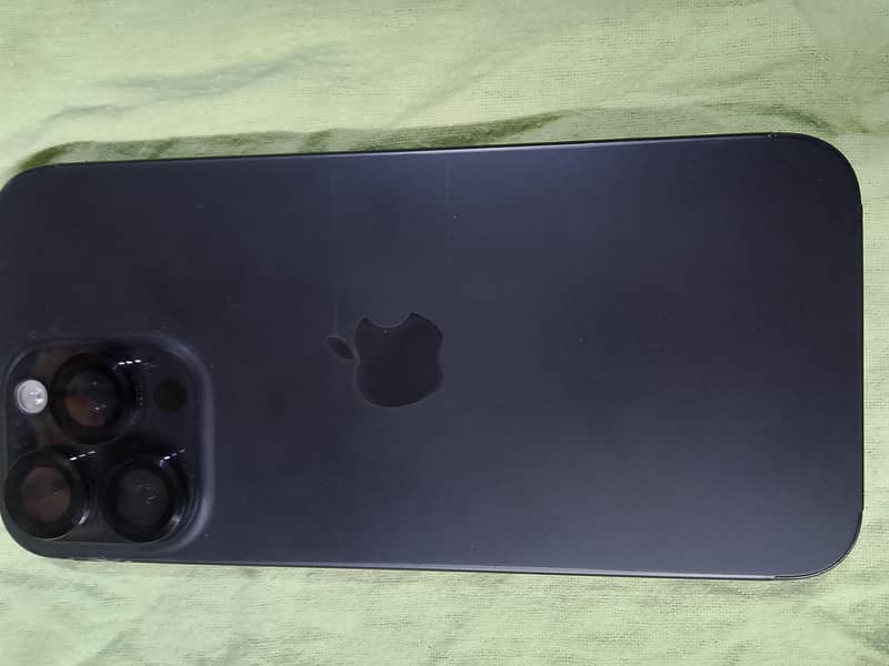 Apple iPhone 15 Pro Max 2