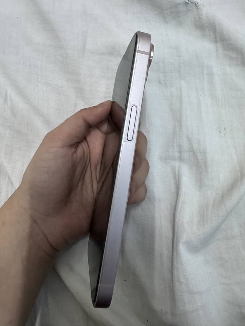 Apple iPhone 13 2