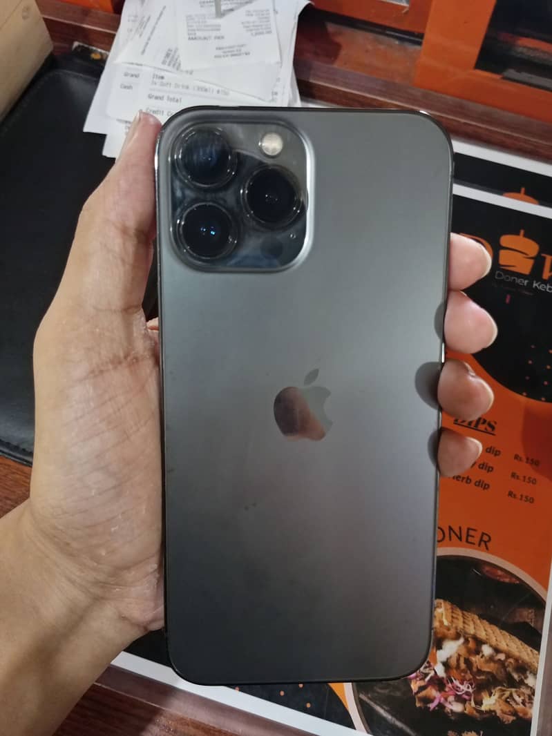Apple iPhone 13 Pro Max 4