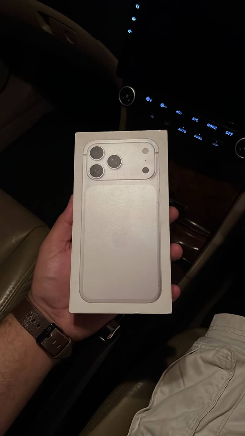 Apple iPhone 17 Pro Max 6