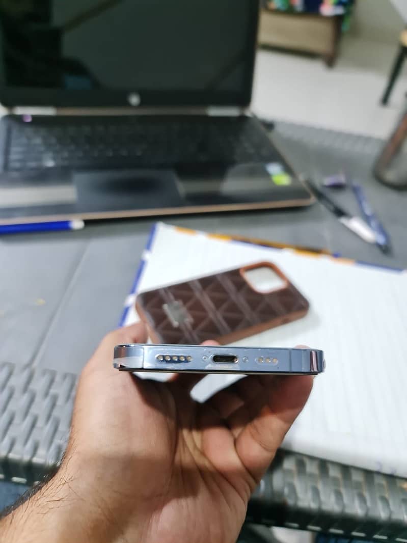 Apple iPhone 13 Pro 1