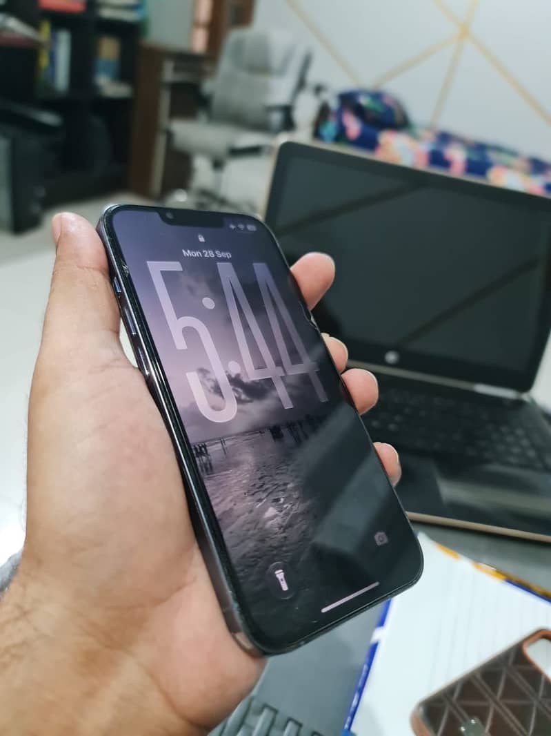 Apple iPhone 13 Pro 4