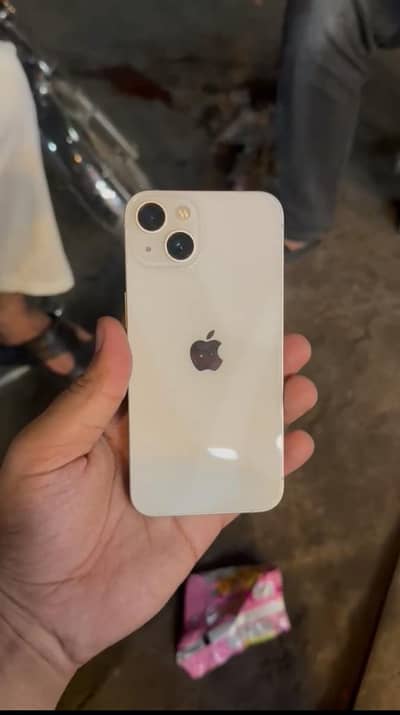 Apple iPhone 13